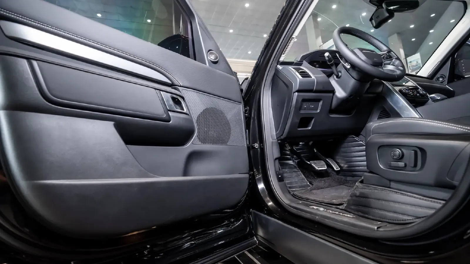 2021 Land Rover Discovery 3.0T 360HP L6 8AT,autocango,china used car exporter,china ev exporter,chinese used car exporter,chinese used ev exporter