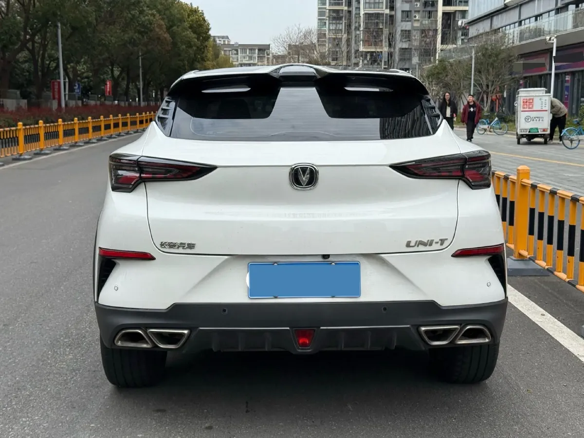 2021 ChangAn UNI-T 1.5T 180HP L4 7DCT,autocango,china used car exporter,china ev exporter,chinese used car exporter,chinese used ev exporter