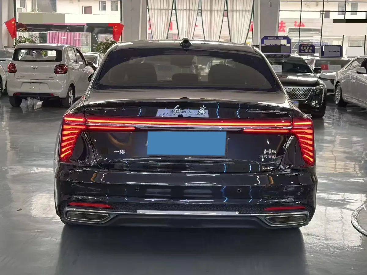 2023 HongQi H5 2.0T 224HP L4 8AT,autocango,china used car exporter,china ev exporter,chinese used car exporter,chinese used ev exporter