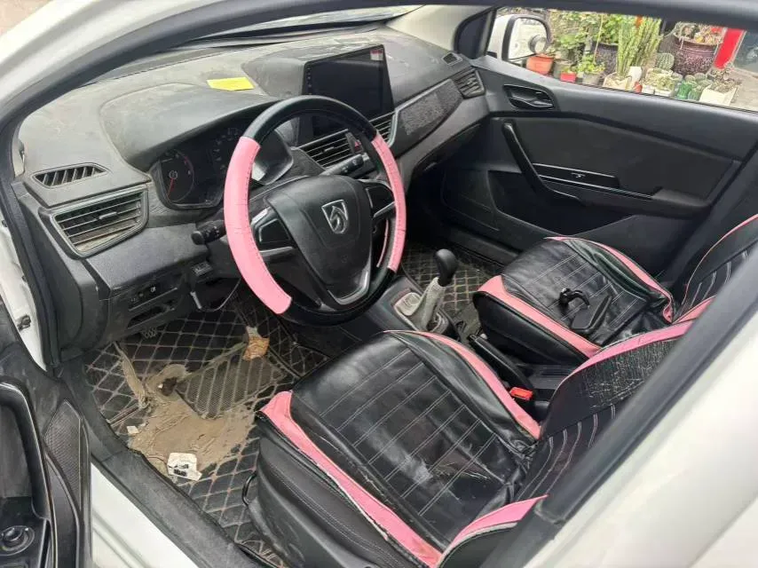 2016 BaoJun 310 1.2L 82HP L4 5MT,autocango,china used car exporter,china ev exporter,chinese used car exporter,chinese used ev exporter