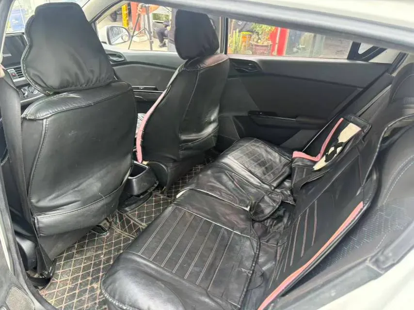 2016 BaoJun 310 1.2L 82HP L4 5MT,autocango,china used car exporter,china ev exporter,chinese used car exporter,chinese used ev exporter