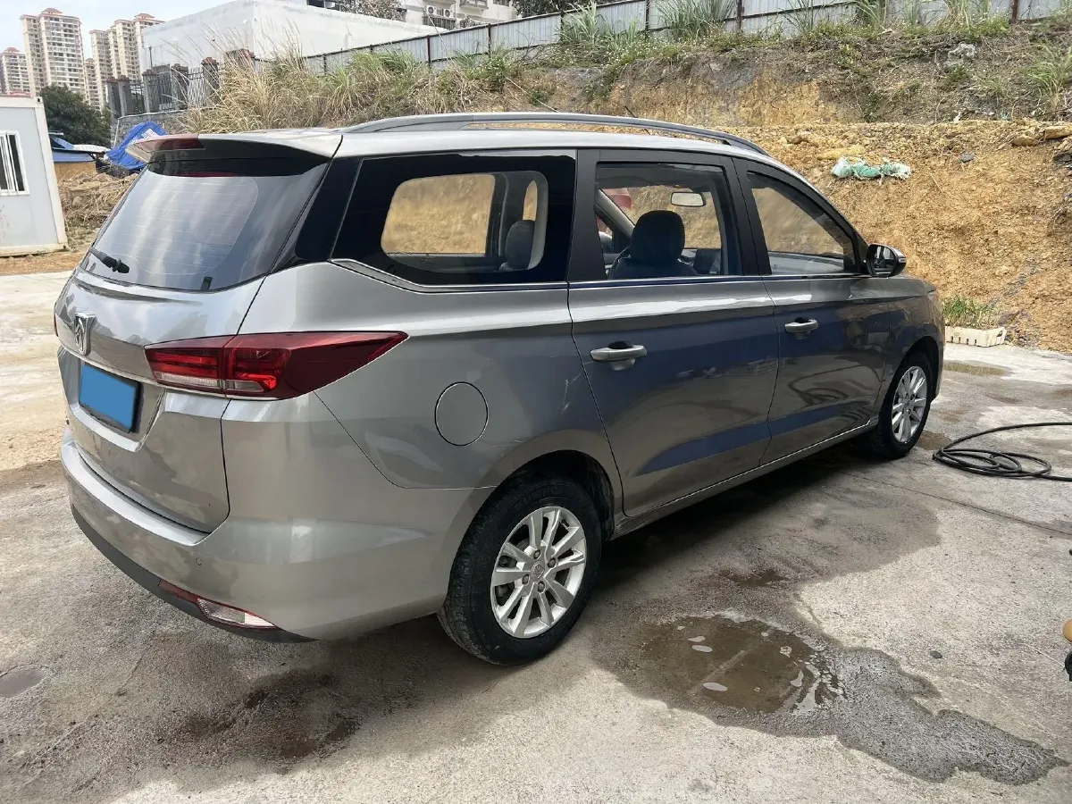 2019 BaoJun 360 1.5L 105HP L4 5AMT,autocango,china used car exporter,china ev exporter,chinese used car exporter,chinese used ev exporter