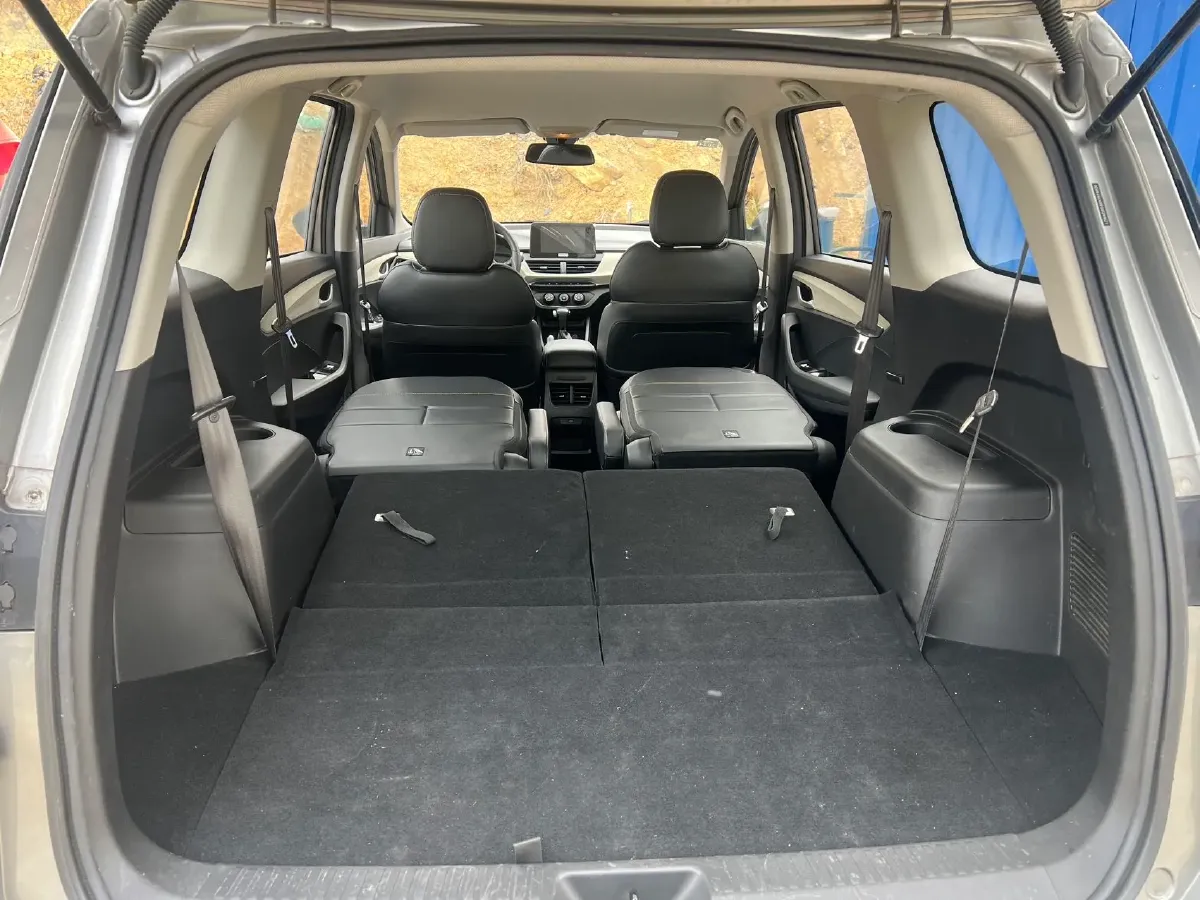 2019 BaoJun 360 1.5L 105HP L4 5AMT,autocango,china used car exporter,china ev exporter,chinese used car exporter,chinese used ev exporter