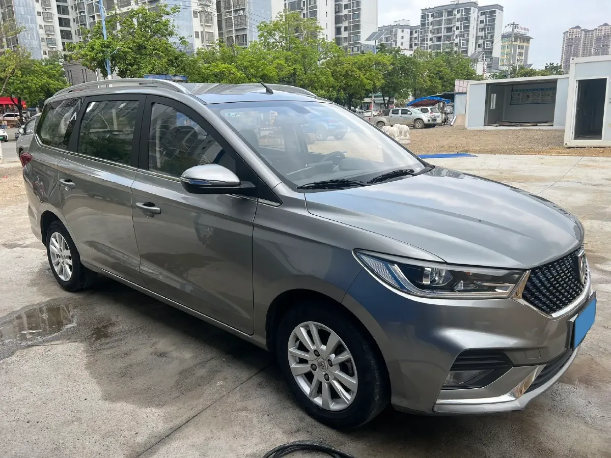 2019 BaoJun 360 1.5L 105HP L4 5AMT,autocango,china used car exporter,china ev exporter,chinese used car exporter,chinese used ev exporter