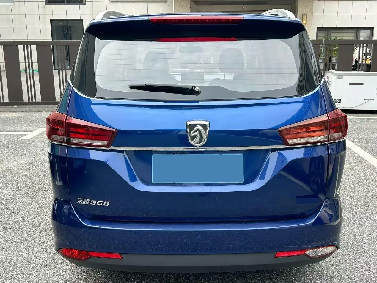 2018 BaoJun 360 1.5L 112HP L4 6MT,autocango,china used car exporter,china ev exporter,chinese used car exporter,chinese used ev exporter