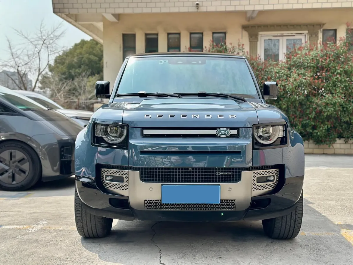 2022 Land Rover Defender 2.0T 300HP L4 8AT,autocango,china used car exporter,china ev exporter,chinese used car exporter,chinese used ev exporter