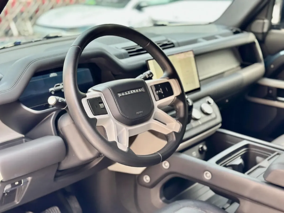 2022 Land Rover Defender 2.0T 300HP L4 8AT,autocango,china used car exporter,china ev exporter,chinese used car exporter,chinese used ev exporter