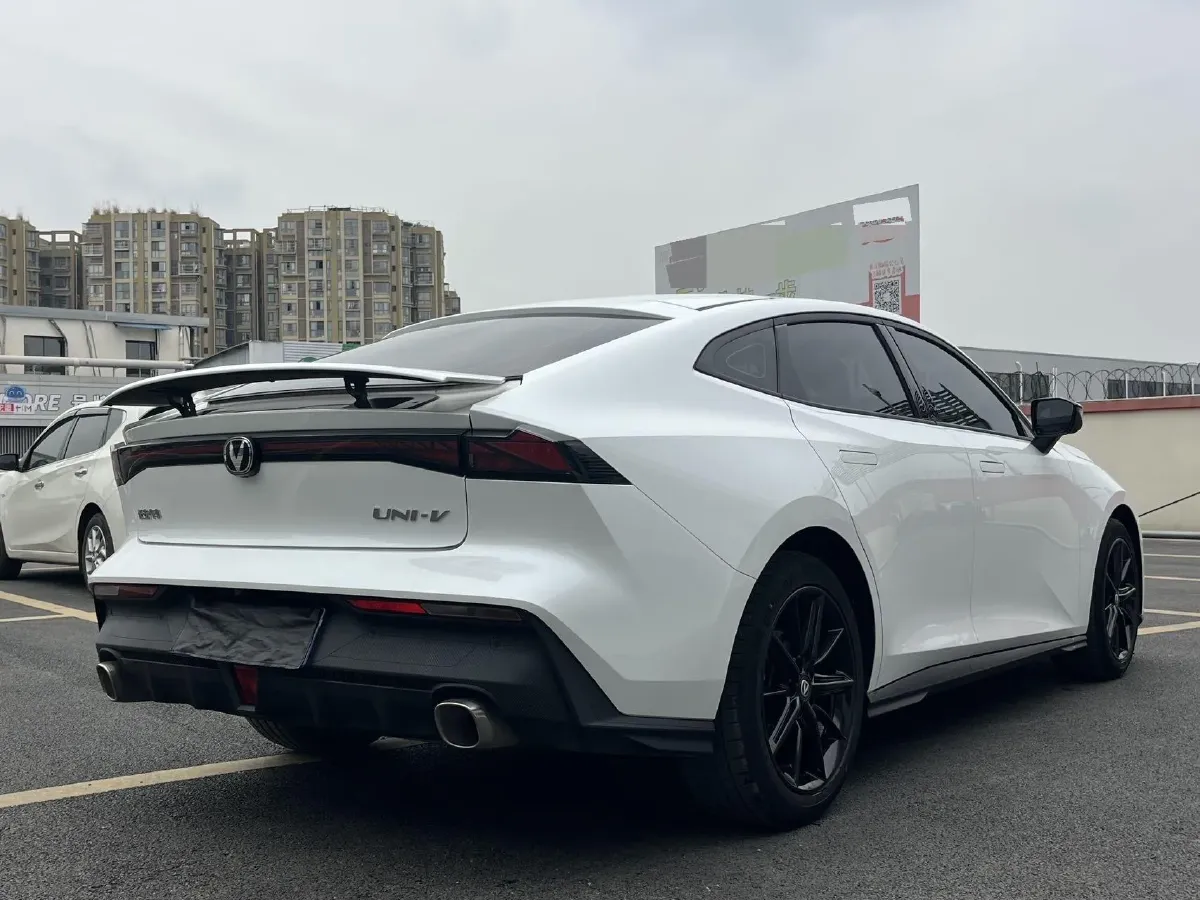 2022 ChangAn UNI-V 1.5T 188HP L4 7DCT,autocango,china used car exporter,china ev exporter,chinese used car exporter,chinese used ev exporter