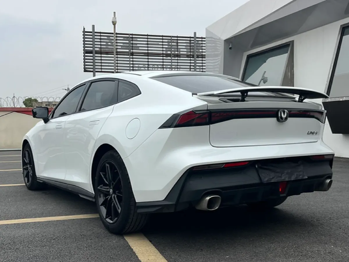 2022 ChangAn UNI-V 1.5T 188HP L4 7DCT,autocango,china used car exporter,china ev exporter,chinese used car exporter,chinese used ev exporter