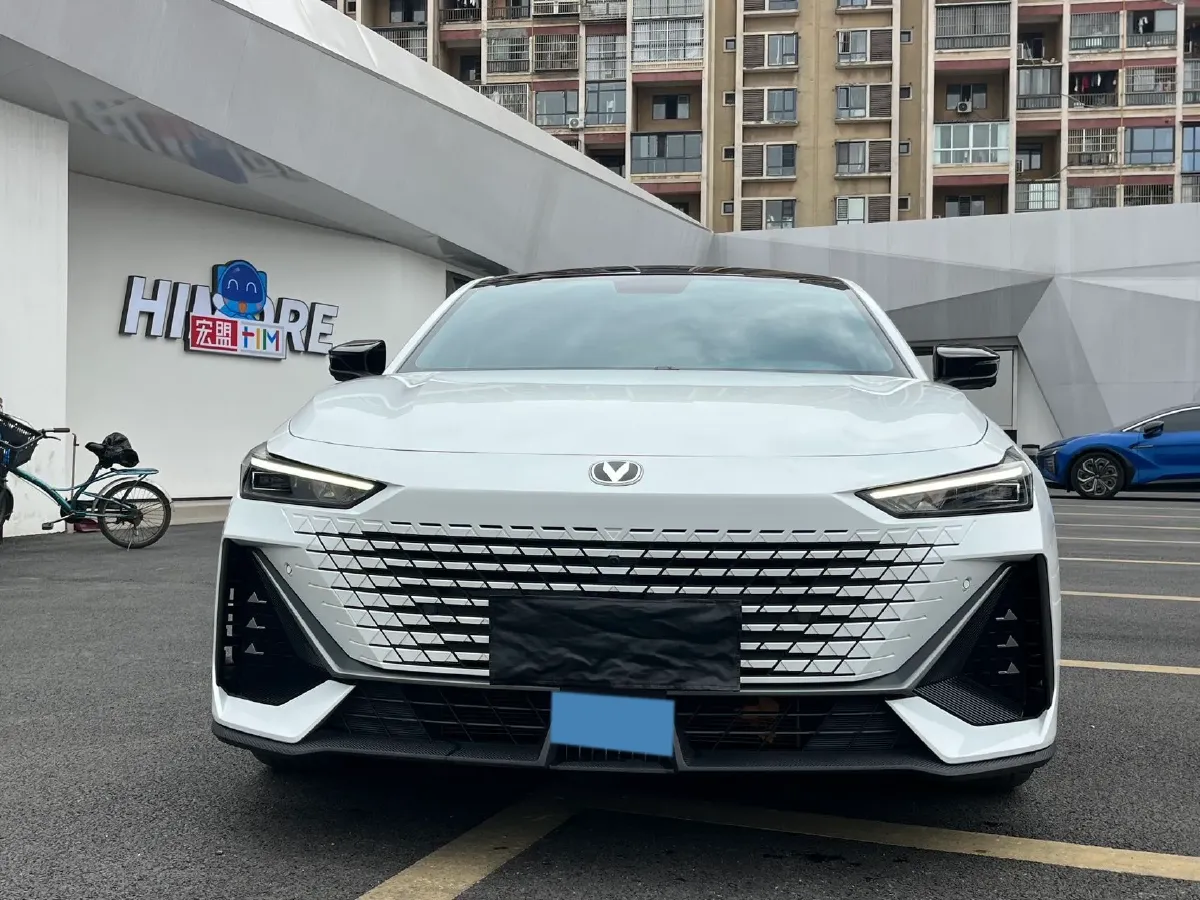 2022 ChangAn UNI-V 1.5T 188HP L4 7DCT,autocango,china used car exporter,china ev exporter,chinese used car exporter,chinese used ev exporter