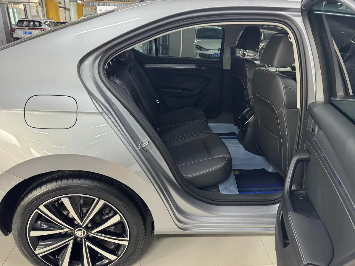 2023 Skoda Superb 1.4T 150HP L4 7DCT,autocango,china used car exporter,china ev exporter,chinese used car exporter,chinese used ev exporter