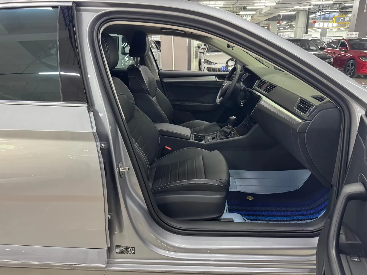 2023 Skoda Superb 1.4T 150HP L4 7DCT,autocango,china used car exporter,china ev exporter,chinese used car exporter,chinese used ev exporter