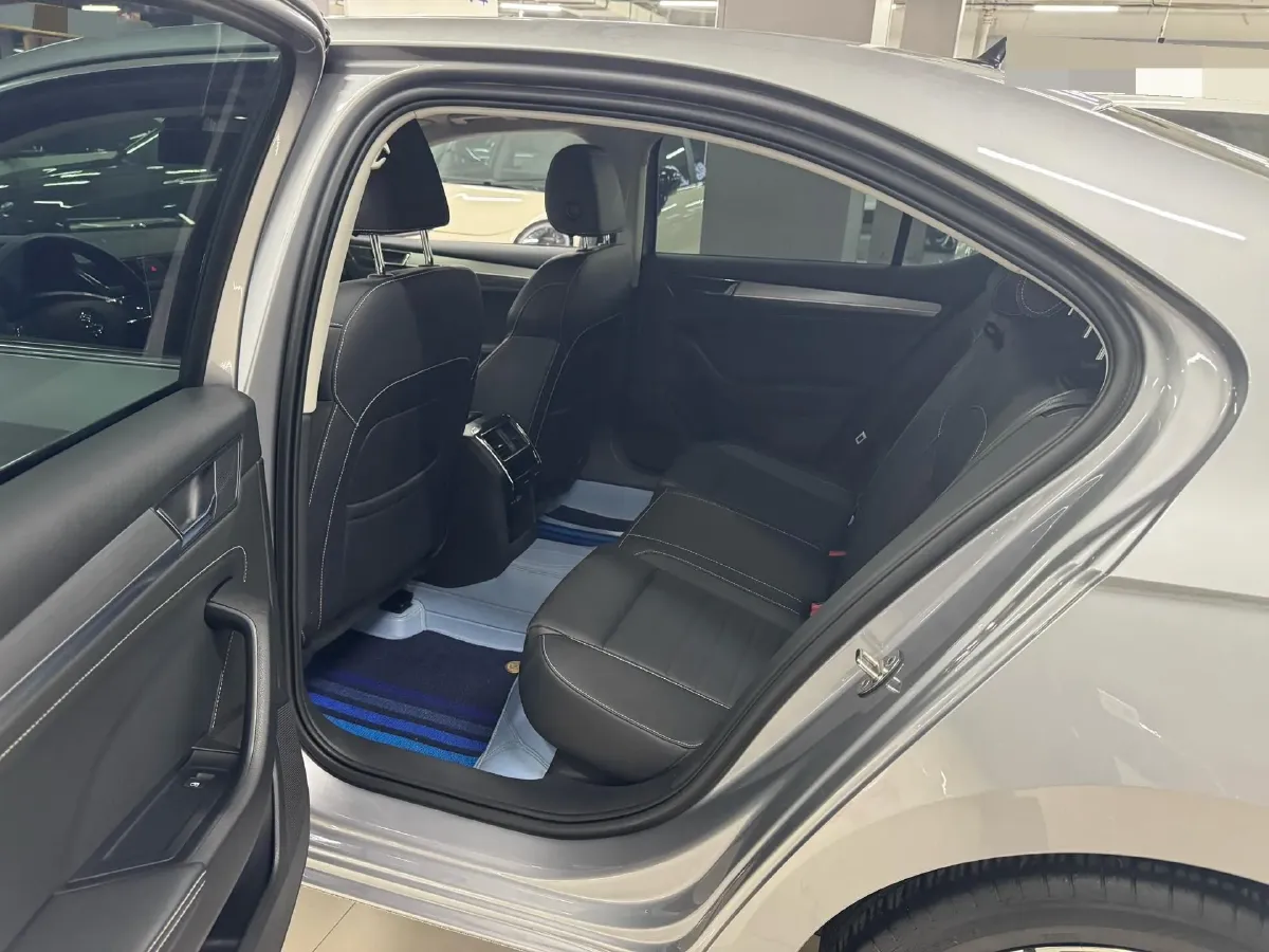 2023 Skoda Superb 1.4T 150HP L4 7DCT,autocango,china used car exporter,china ev exporter,chinese used car exporter,chinese used ev exporter