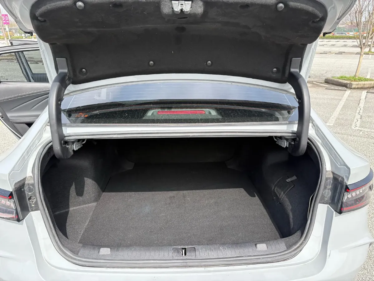 2024 Fulwin FulwinA8 1.5T 156HP L4 1DHT PHEV 18.3KWH,autocango,china used car exporter,china ev exporter,chinese used car exporter,chinese used ev exporter