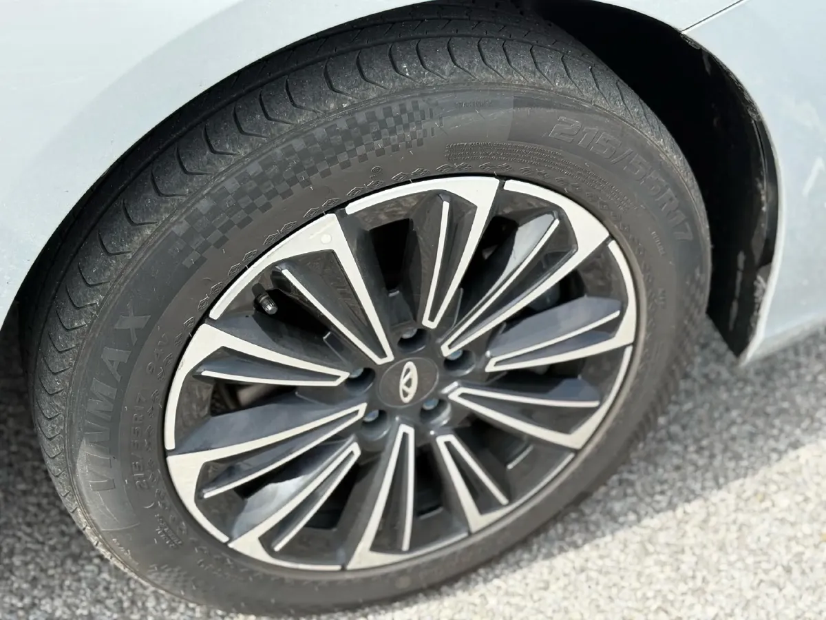 2024 Fulwin FulwinA8 1.5T 156HP L4 1DHT PHEV 18.3KWH,autocango,china used car exporter,china ev exporter,chinese used car exporter,chinese used ev exporter