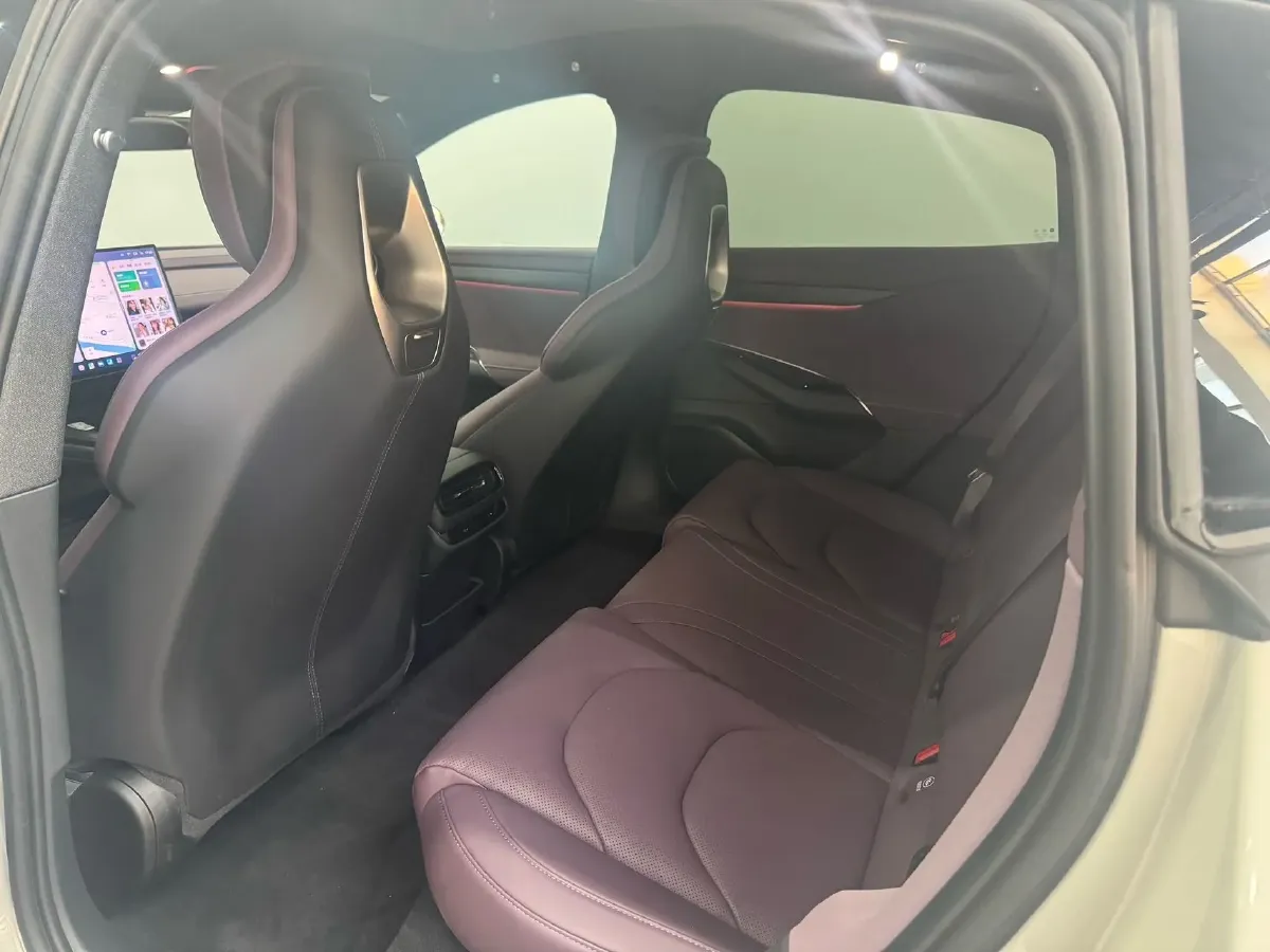 2024 MI SU7 BEV 73.6KWH,autocango,china used car exporter,china ev exporter,chinese used car exporter,chinese used ev exporter