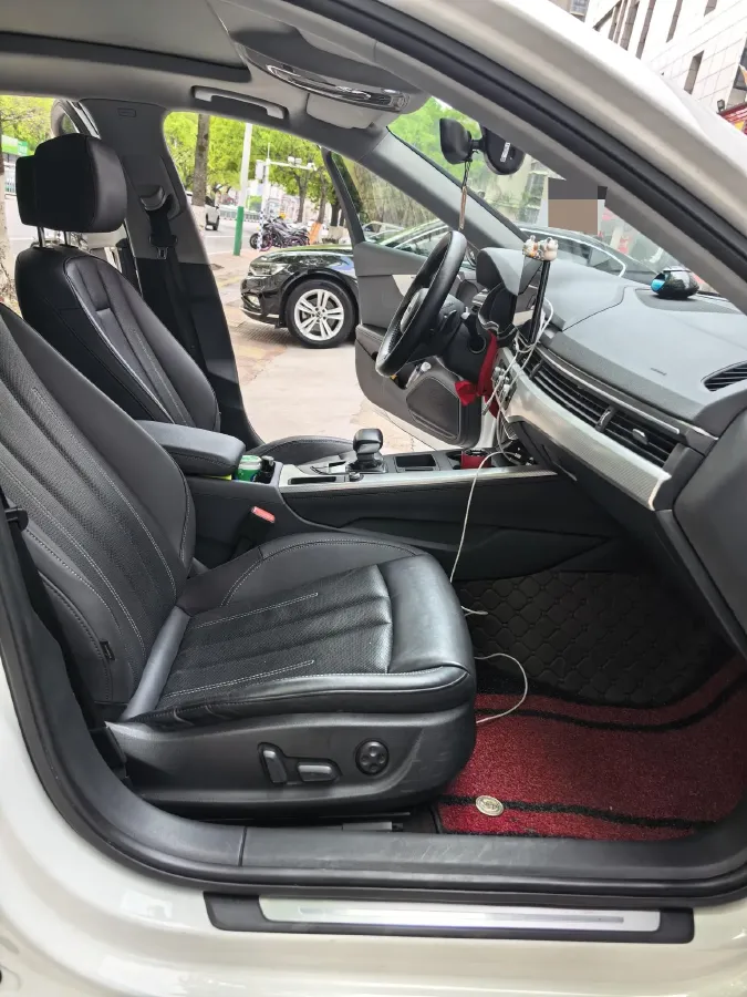 2020 Audi A4L 2.0T 190HP L4 7DCT,autocango,china used car exporter,china ev exporter,chinese used car exporter,chinese used ev exporter