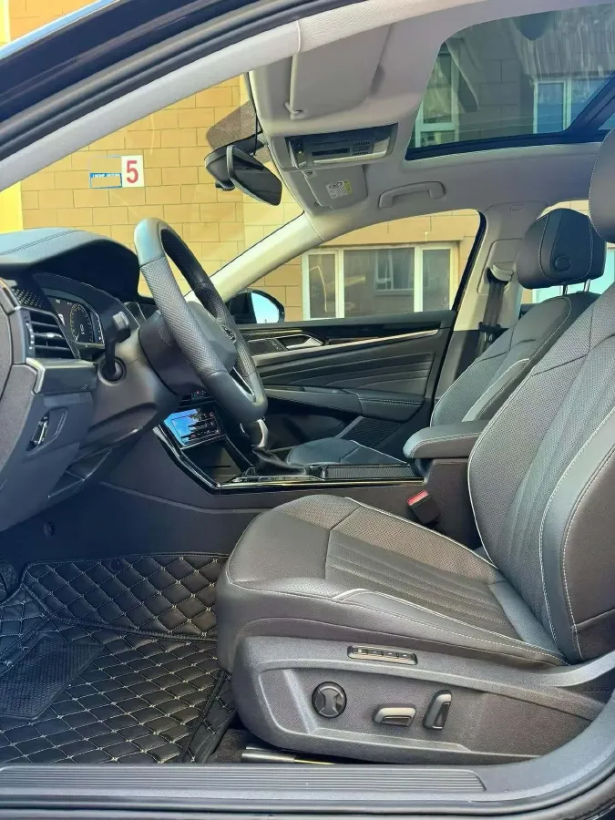 2025 Volkswagen Passat 2.0T 220HP L4 7DCT,autocango,china used car exporter,china ev exporter,chinese used car exporter,chinese used ev exporter