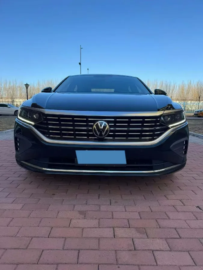 2025 Volkswagen Passat 2.0T 220HP L4 7DCT,autocango,china used car exporter,china ev exporter,chinese used car exporter,chinese used ev exporter