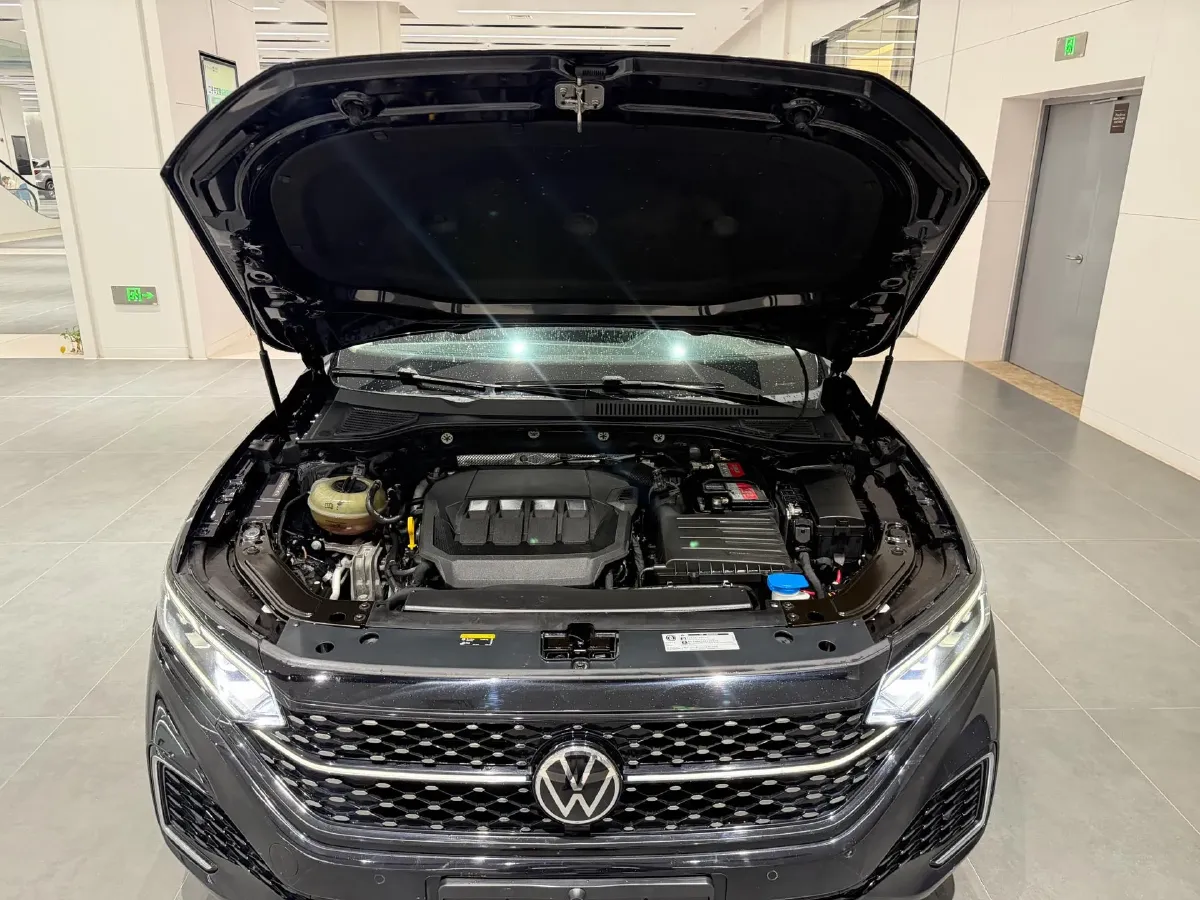 2022 Xpeng P7 BEV 60.2KWH,autocango,china used car exporter,china ev exporter,chinese used car exporter,chinese used ev exporter