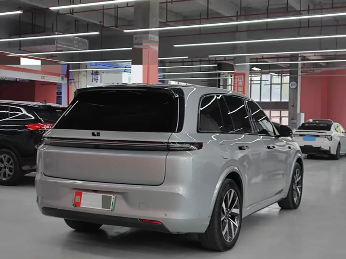 2023 Li L8 Range Extended 154HP REEV 40.9KWH,autocango,china used car exporter,china ev exporter,chinese used car exporter,chinese used ev exporter
