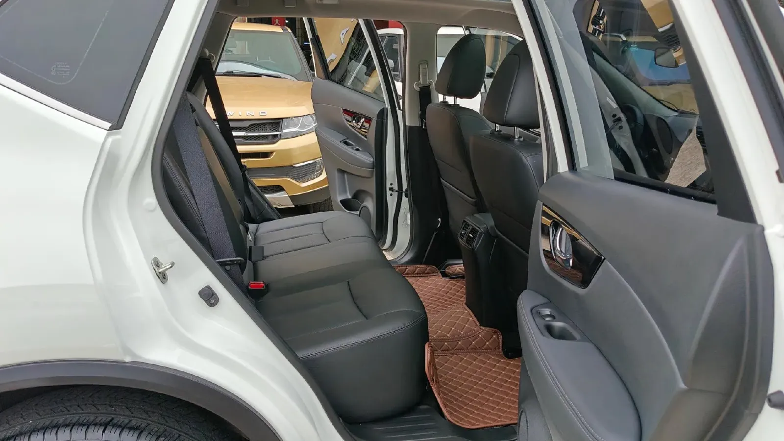 2022 Nissan X-Trail 2.0L 151HP L4 CVT,autocango,china used car exporter,china ev exporter,chinese used car exporter,chinese used ev exporter