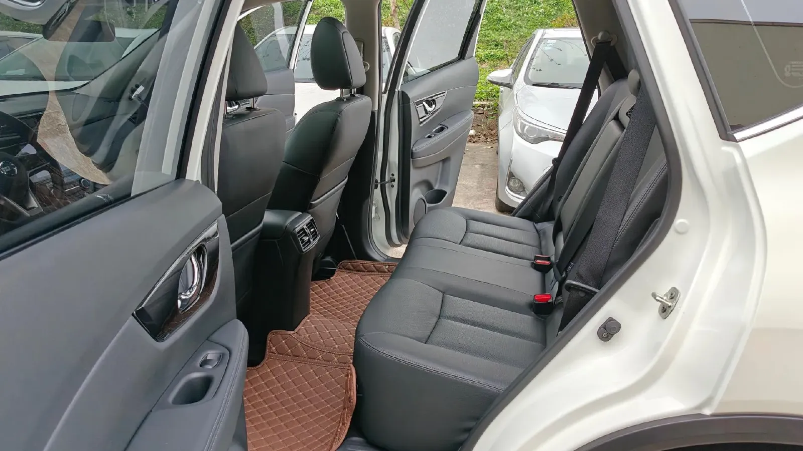 2022 Nissan X-Trail 2.0L 151HP L4 CVT,autocango,china used car exporter,china ev exporter,chinese used car exporter,chinese used ev exporter