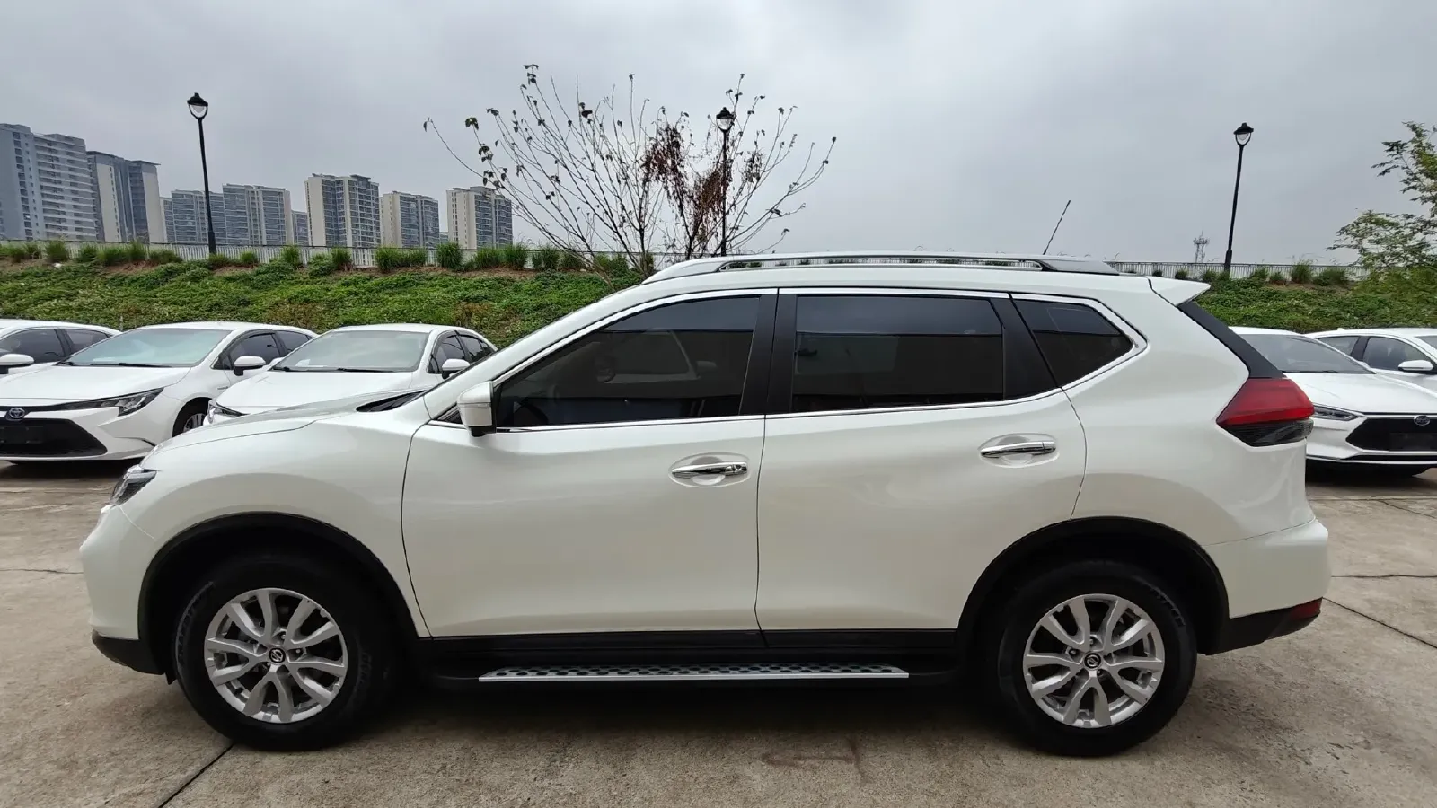 2022 Nissan X-Trail 2.0L 151HP L4 CVT,autocango,china used car exporter,china ev exporter,chinese used car exporter,chinese used ev exporter