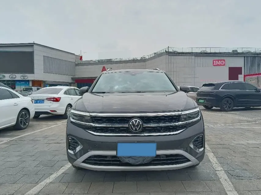 2024 Volkswagen Talagon 2.0T 220HP L4 7DCT,autocango,china used car exporter,china ev exporter,chinese used car exporter,chinese used ev exporter