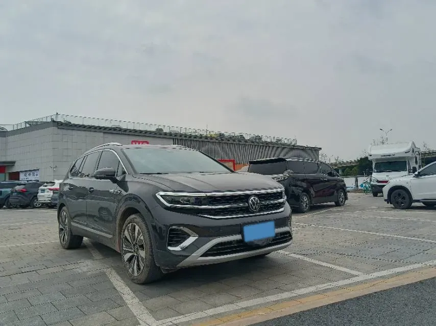 2024 Volkswagen Talagon 2.0T 220HP L4 7DCT,autocango,china used car exporter,china ev exporter,chinese used car exporter,chinese used ev exporter