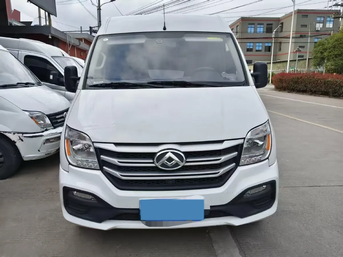 2019 MAXUS XinTu V80 2.5T 136HP L4 6MT,autocango,china used car exporter,china ev exporter,chinese used car exporter,chinese used ev exporter