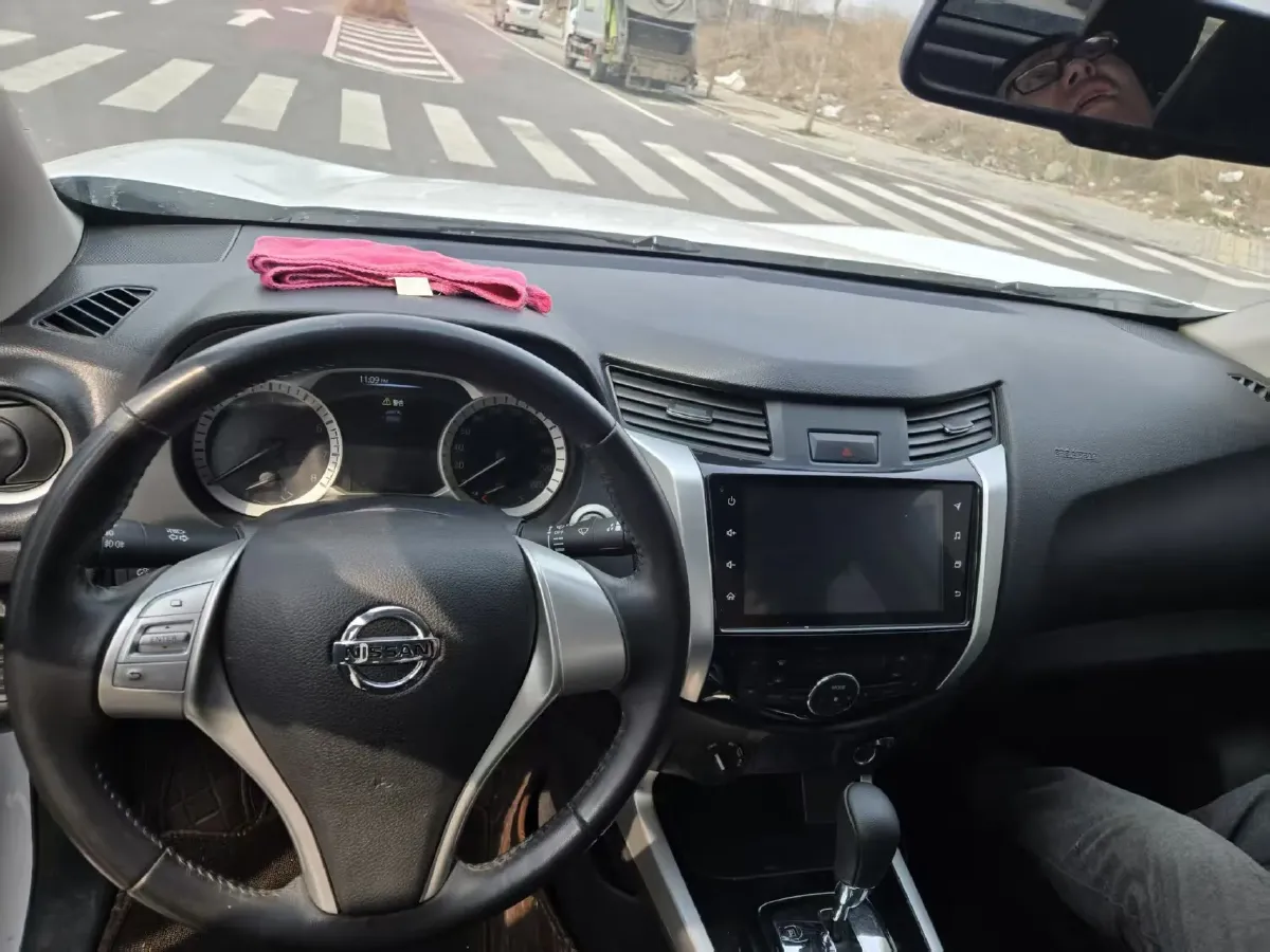2021 Nissan Navara 2.5L 190HP L4 7AT,autocango,china used car exporter,china ev exporter,chinese used car exporter,chinese used ev exporter