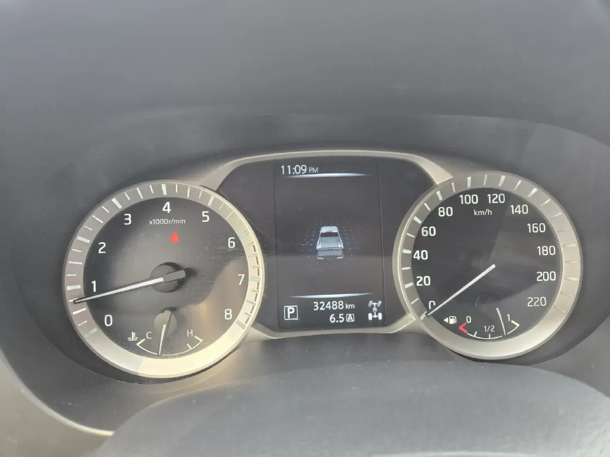 2021 Nissan Navara 2.5L 190HP L4 7AT,autocango,china used car exporter,china ev exporter,chinese used car exporter,chinese used ev exporter