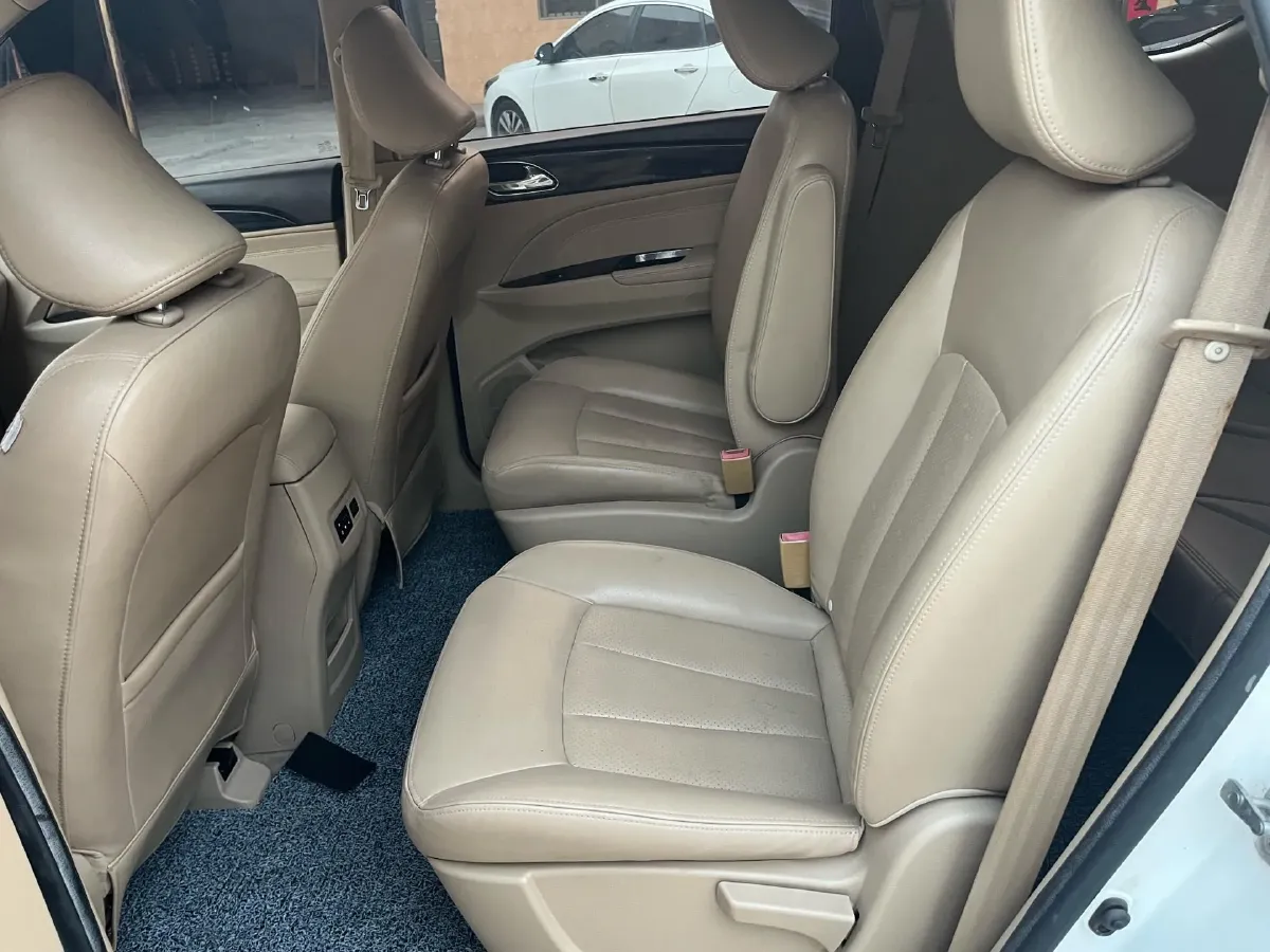 2016 BaoJun 730 1.5L 112HP L4 5MT,autocango,china used car exporter,china ev exporter,chinese used car exporter,chinese used ev exporter