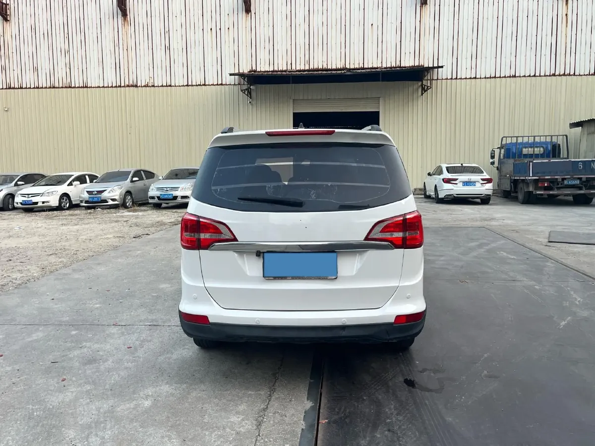 2016 BaoJun 730 1.5L 112HP L4 5MT,autocango,china used car exporter,china ev exporter,chinese used car exporter,chinese used ev exporter