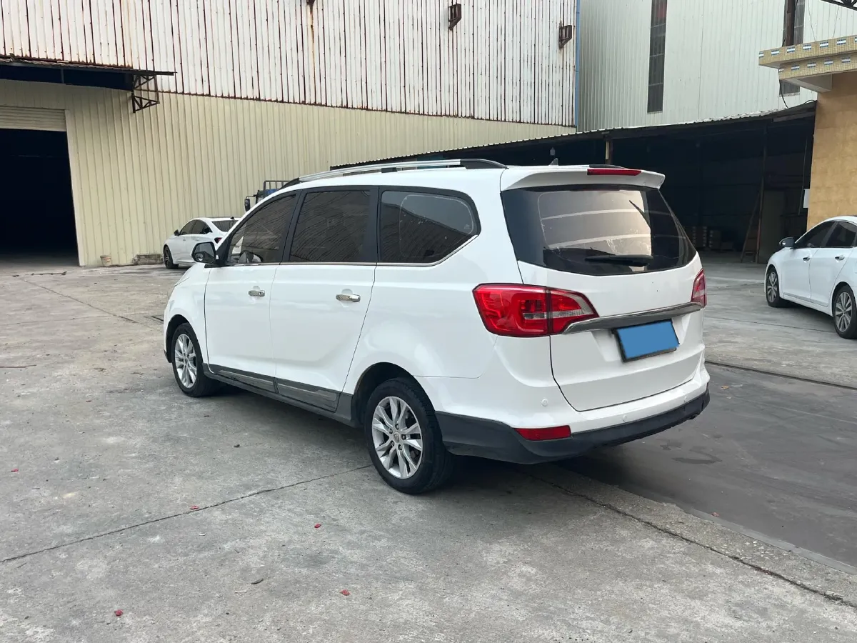 2016 BaoJun 730 1.5L 112HP L4 5MT,autocango,china used car exporter,china ev exporter,chinese used car exporter,chinese used ev exporter