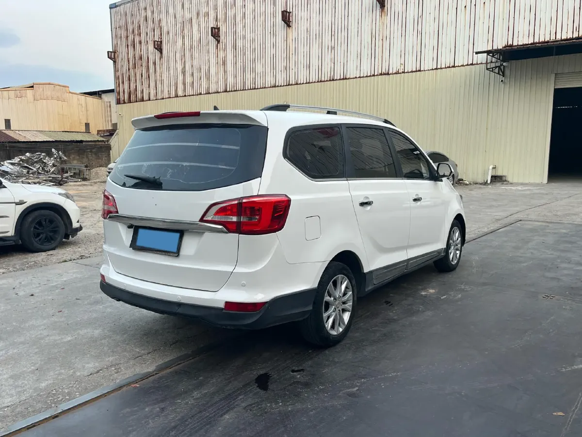 2016 BaoJun 730 1.5L 112HP L4 5MT,autocango,china used car exporter,china ev exporter,chinese used car exporter,chinese used ev exporter