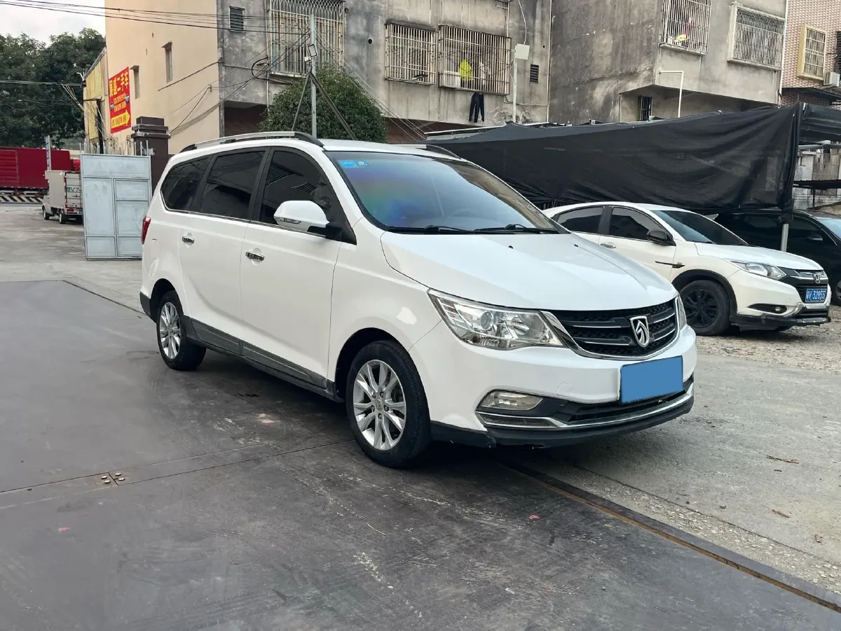 2016 BaoJun 730 1.5L 112HP L4 5MT,autocango,china used car exporter,china ev exporter,chinese used car exporter,chinese used ev exporter