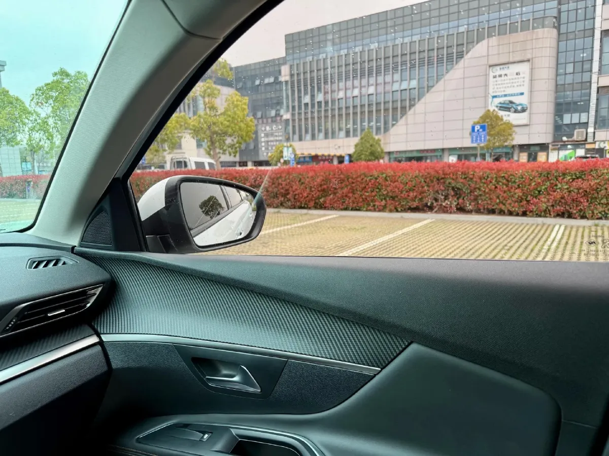 2019 Peugeot 5008 1.6T 170HP L4 6AT,autocango,china used car exporter,china ev exporter,chinese used car exporter,chinese used ev exporter