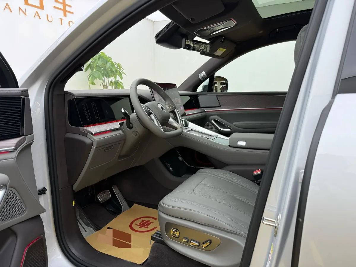 2025 Denza DenzaN9 2.0T 207HP L4 E-CVT PHEV,autocango,china used car exporter,china ev exporter,chinese used car exporter,chinese used ev exporter