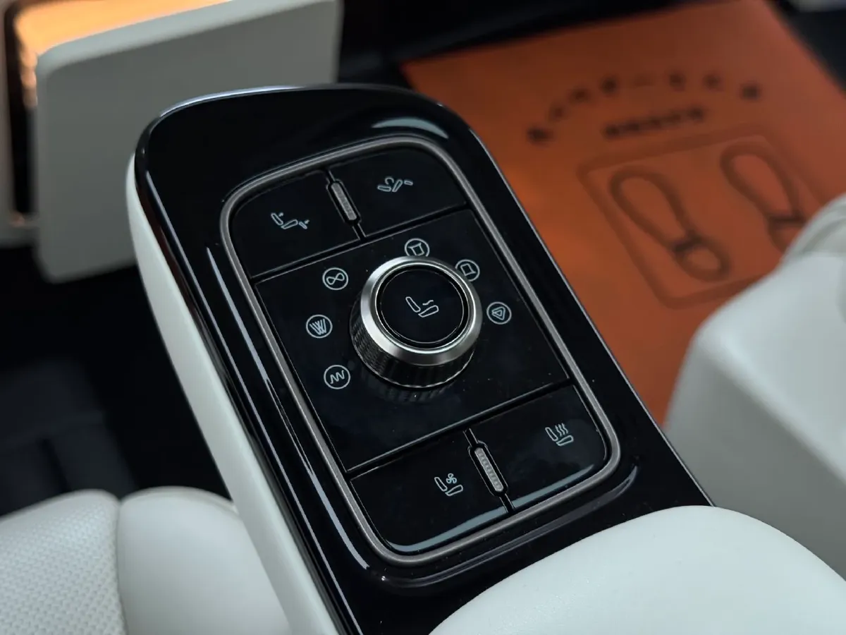 2025 WEY HighMountain 1.5T 170HP L4 4DHT PHEV,autocango,china used car exporter,china ev exporter,chinese used car exporter,chinese used ev exporter