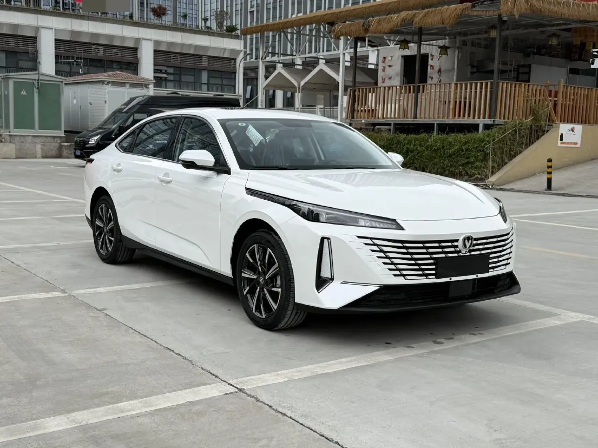 2025 ChangAn Eado 1.5T 192HP L4 7DCT,autocango,china used car exporter,china ev exporter,chinese used car exporter,chinese used ev exporter