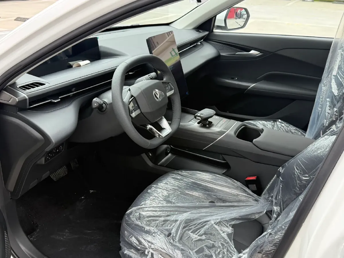 2025 ChangAn Eado 1.5T 192HP L4 7DCT,autocango,china used car exporter,china ev exporter,chinese used car exporter,chinese used ev exporter