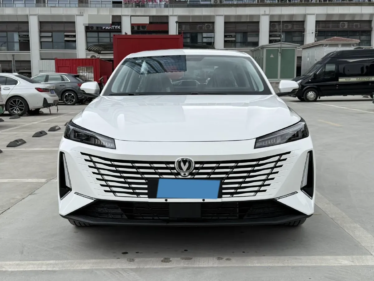 2025 ChangAn Eado 1.5T 192HP L4 7DCT,autocango,china used car exporter,china ev exporter,chinese used car exporter,chinese used ev exporter