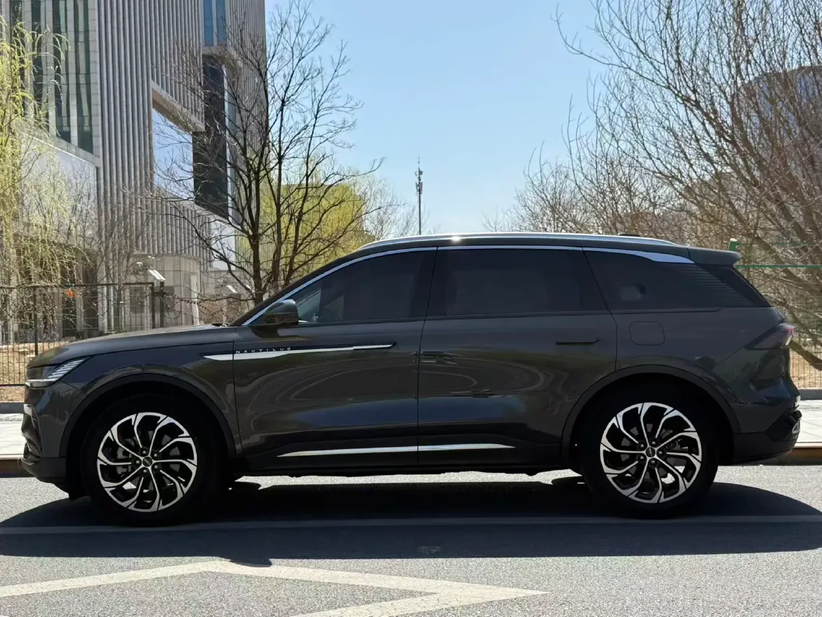 2023 Lincoln Nautilus 2.0T 261HP L4 8AT,autocango,china used car exporter,china ev exporter,chinese used car exporter,chinese used ev exporter