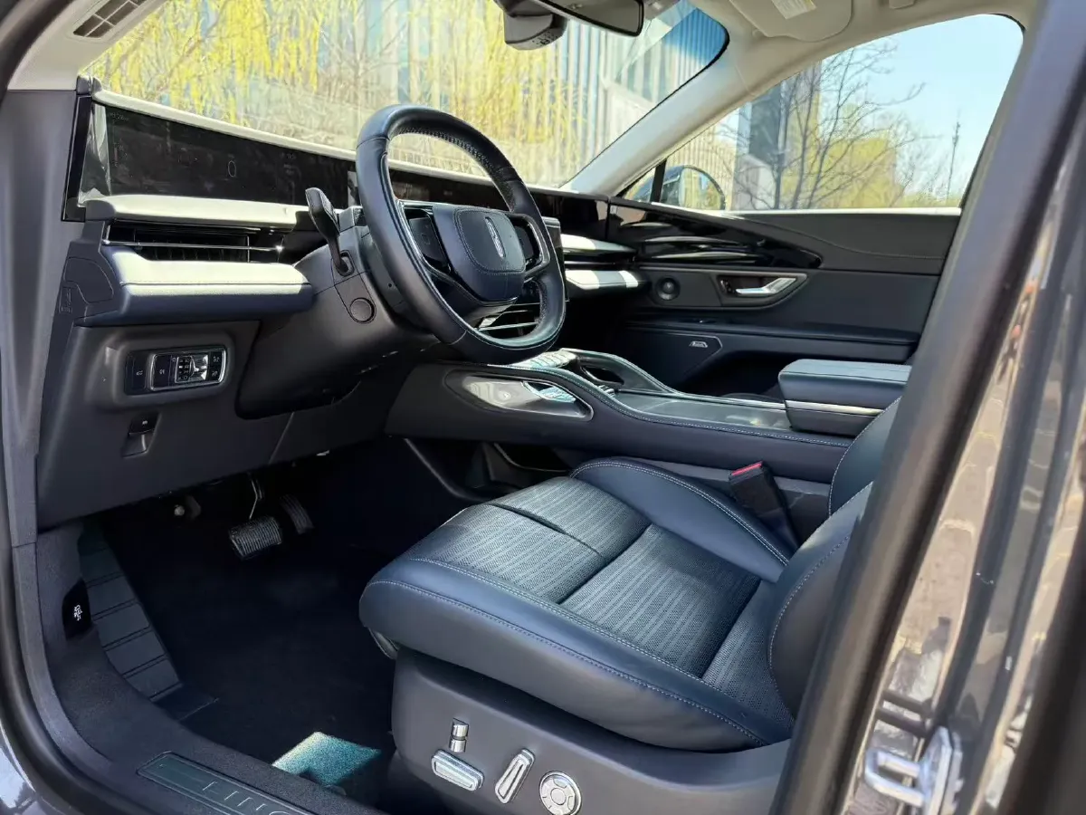 2023 Lincoln Nautilus 2.0T 261HP L4 8AT,autocango,china used car exporter,china ev exporter,chinese used car exporter,chinese used ev exporter