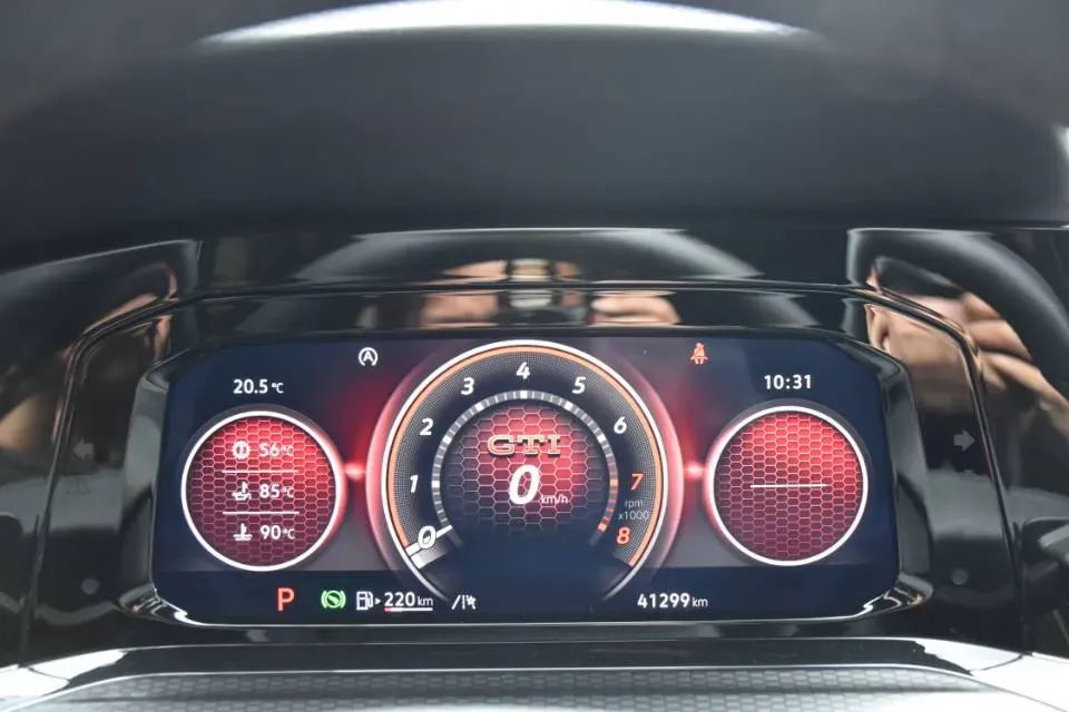 2023 Volkswagen GolfGTI 2.0T 220HP L4 7DCT,autocango,china used car exporter,china ev exporter,chinese used car exporter,chinese used ev exporter