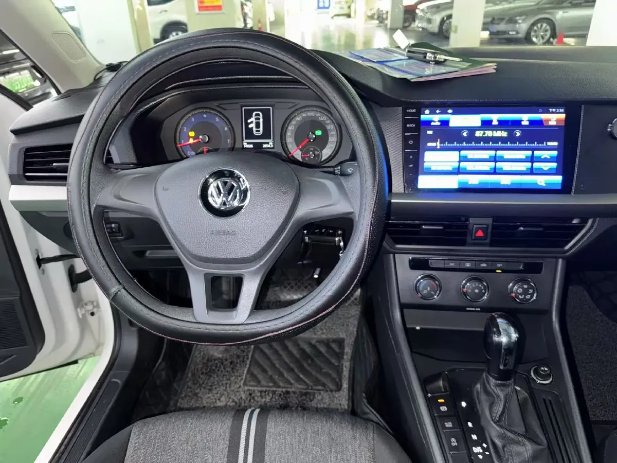 2018 Landwind XiaoYao 1.5T 163HP L4 CVT,autocango,china used car exporter,china ev exporter,chinese used car exporter,chinese used ev exporter