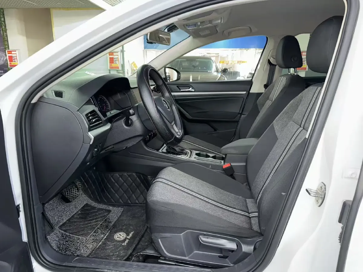 2018 Landwind XiaoYao 1.5T 163HP L4 CVT,autocango,china used car exporter,china ev exporter,chinese used car exporter,chinese used ev exporter