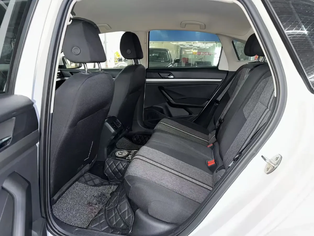 2018 Landwind XiaoYao 1.5T 163HP L4 CVT,autocango,china used car exporter,china ev exporter,chinese used car exporter,chinese used ev exporter